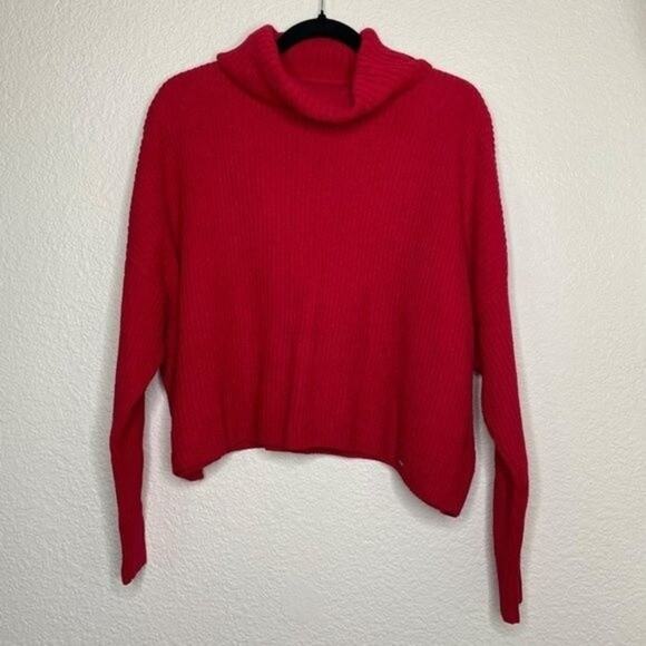 Hollister Red Cowl Neck Cropped Sharkbite Hem Sweater XS - Picture 8 of 8